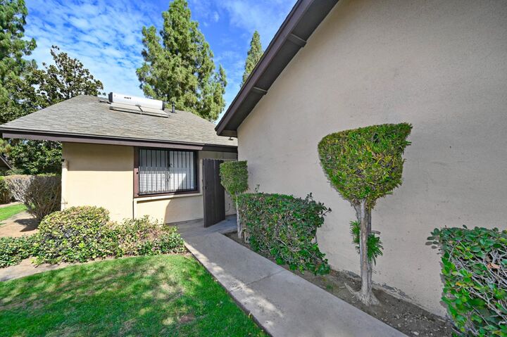 Property Photo: 4985 E Butler Avenue 120 CA 93727