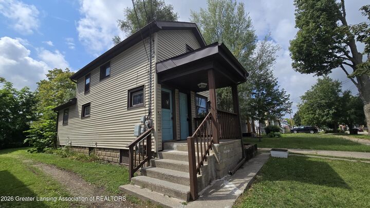 Property Photo:  920 Vine Street  MI 48912 