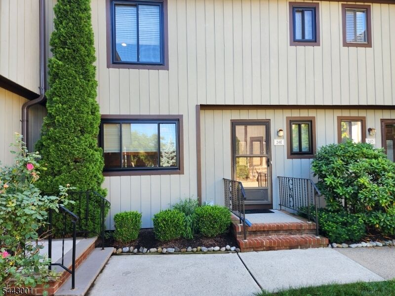 Property Photo:  38 Park St 24E  NJ 07932 