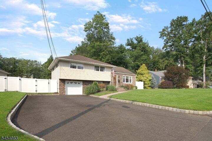 Property Photo:  9 Brookdale Rd  NJ 07016 