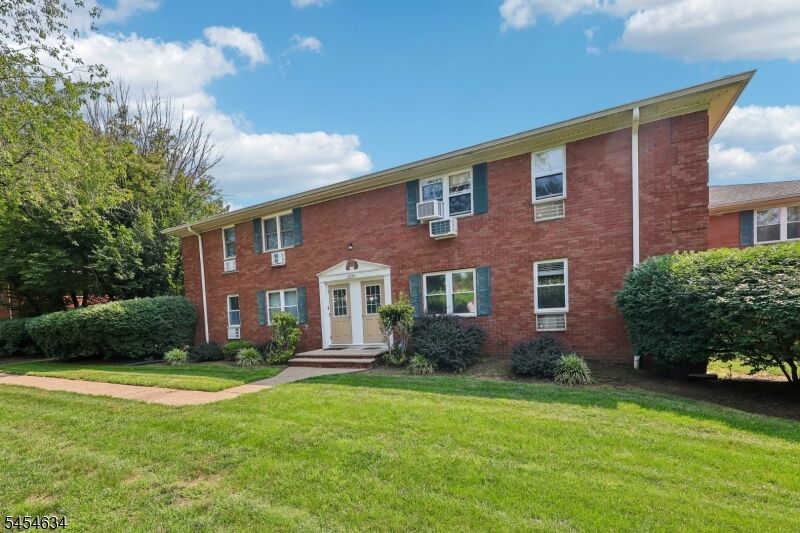 Property Photo: 1130 Valley Rd 1B NJ 07470