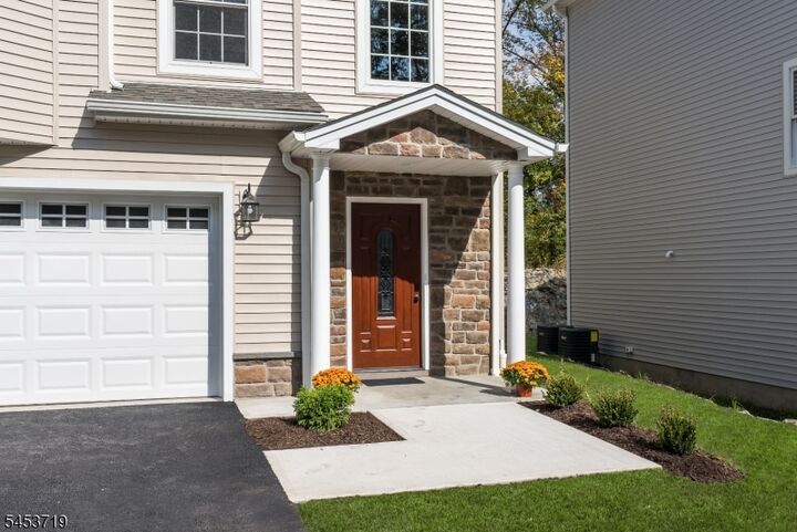 Property Photo:  5 Stanley Way 5  NJ 07465 