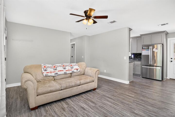 Property Photo:  109 Frankens Street  TX 75941 