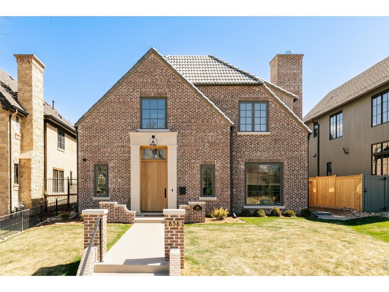 Property Photo:  858 S Saint Paul St  CO 80209 