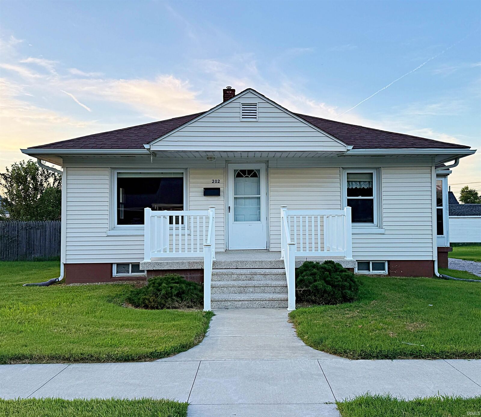 Property Photo:  202 Dewey Avenue  IN 47501 