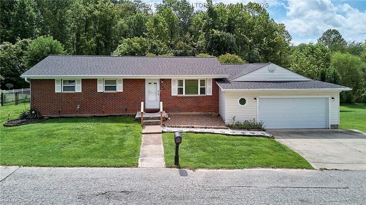 Property Photo: 106 Savilla Lane WV 25312
