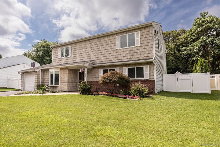 Property Photo: 24 Gainsborough Road NY 11741