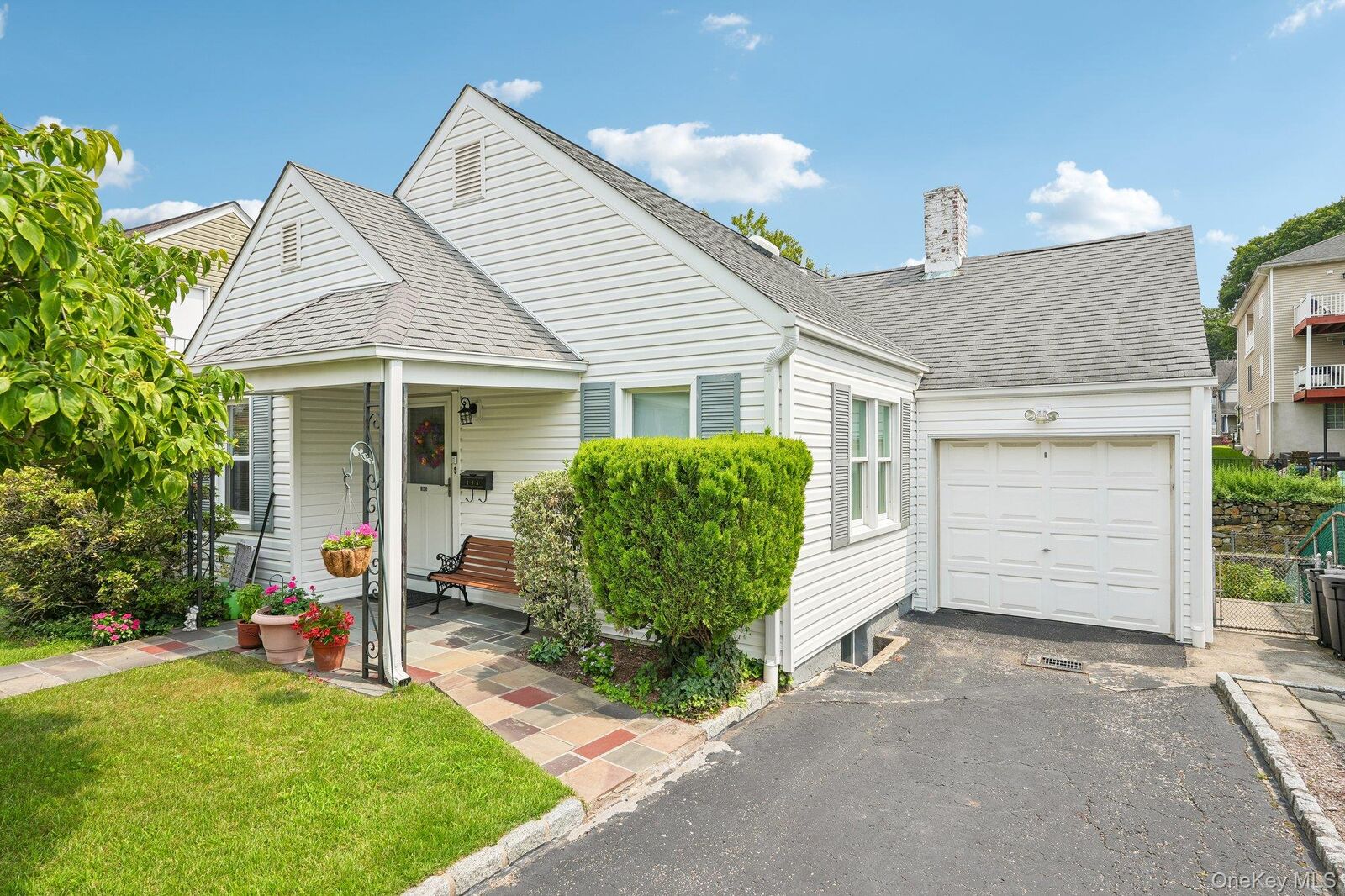 Property Photo:  105 Hildreth Place  NY 10704 