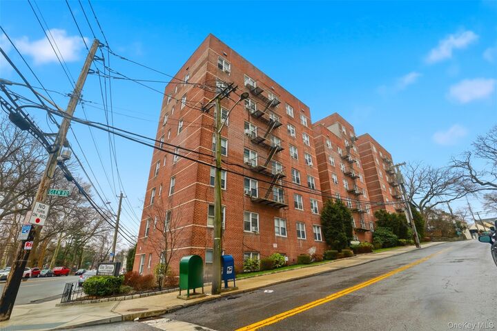 Property Photo:  107 Glen Road 6D  NY 10704 