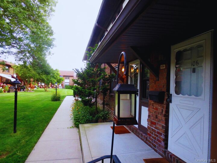 Property Photo:  106 Mariners Way  NY 11726 