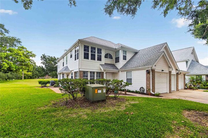 Property Photo: 4807 Coachmans Drive 2402 FL 32812