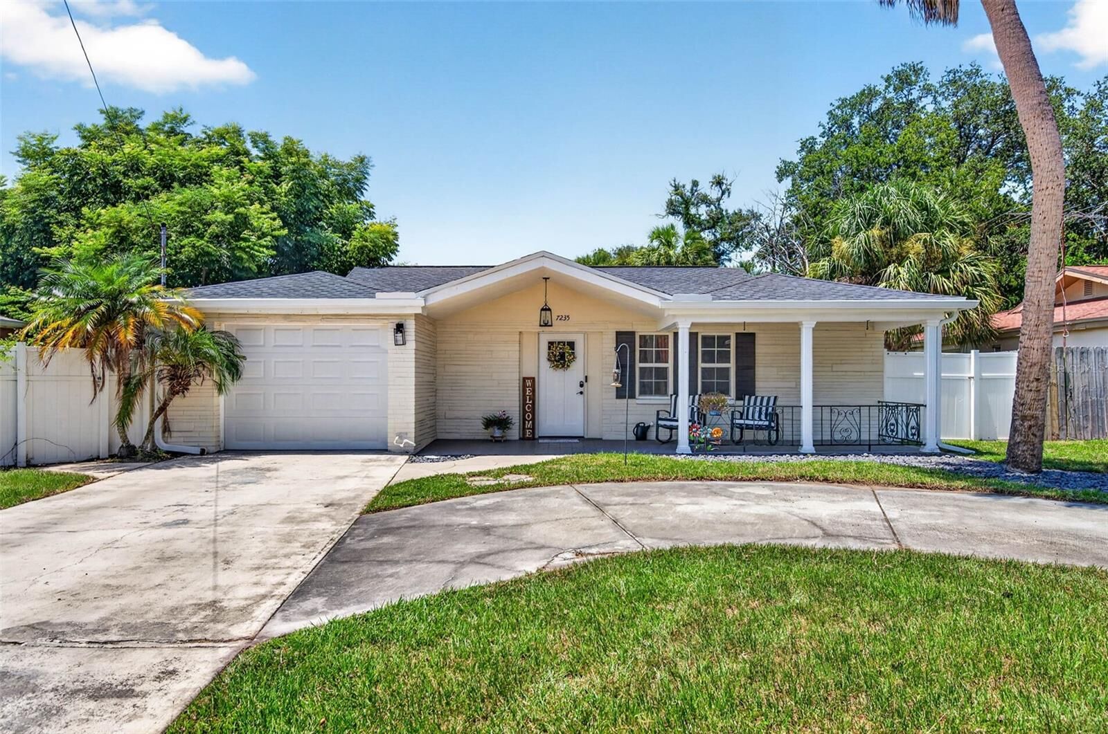 Property Photo:  7235 Astor Drive  FL 34652 