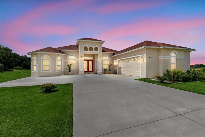 Property Photo:  8552 Branding Iron Trail  FL 33565 