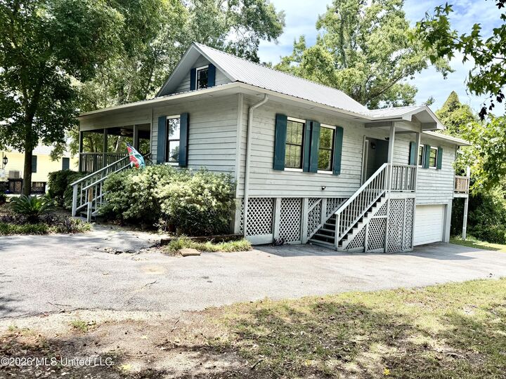 Property Photo:  1523 Albacore Drive  MS 39553 