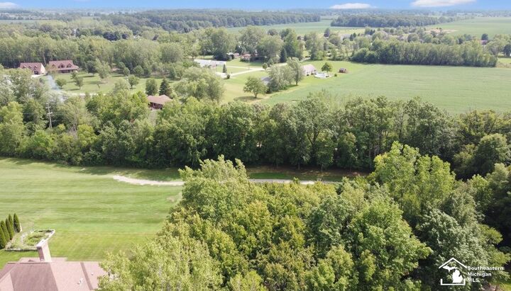 Property Photo:  1059 Abbey Road  MI 48161-5022 