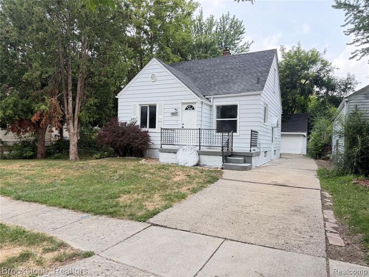 Property Photo: 7203 Orchard Avenue MI 48091 4952