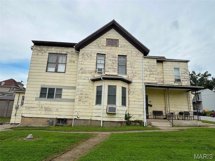 Property Photo: 700 Center Street MO 63401