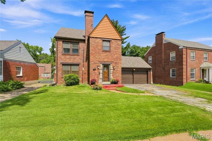 Property Photo: 7405 Huntington Drive MO 63121