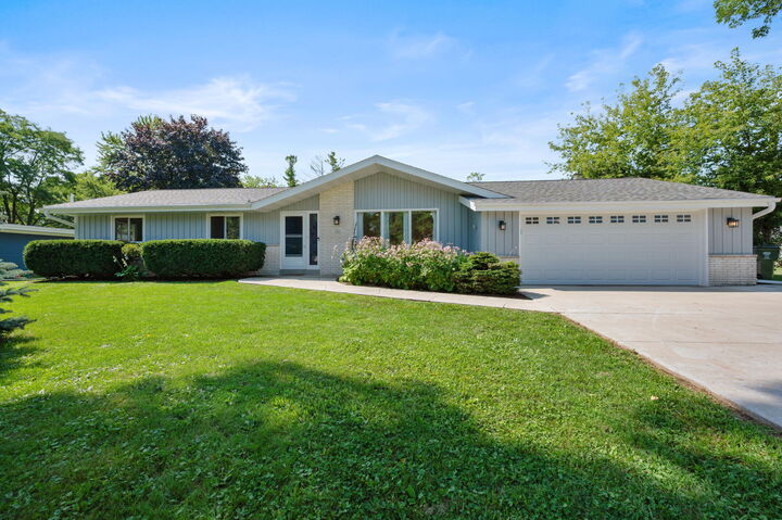 Property Photo: 501 W Bayfield Ave WI 53217