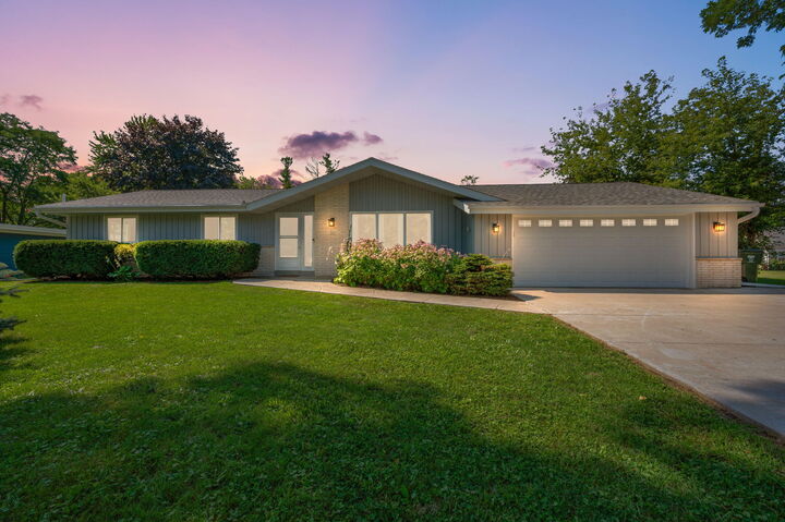 Property Photo:  501 W Bayfield Ave  WI 53217 