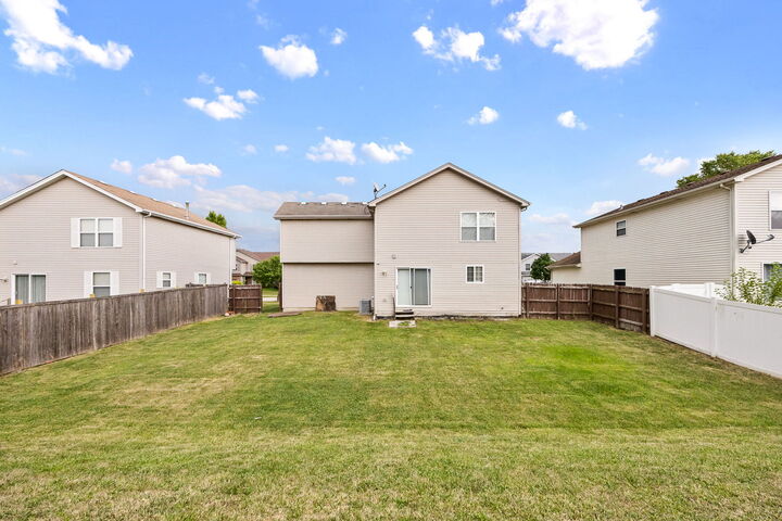 Property Photo:  1303 Idabright Drive  IL 60586 