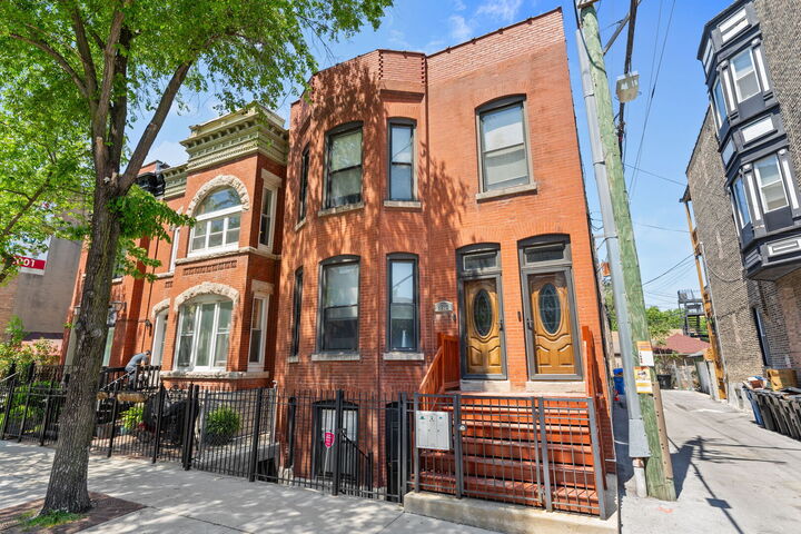 Property Photo:  2312 W Taylor Street  IL 60612 