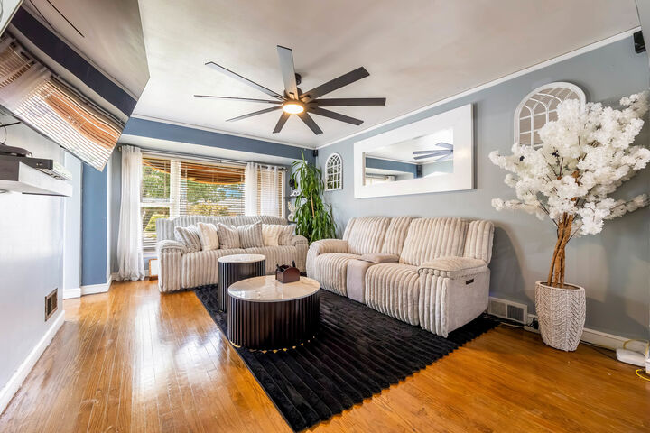 Property Photo: 9543 S Mozart Street IL 60805