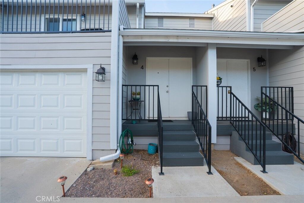 Property Photo:  2104 Raymond 4  CA 91001 