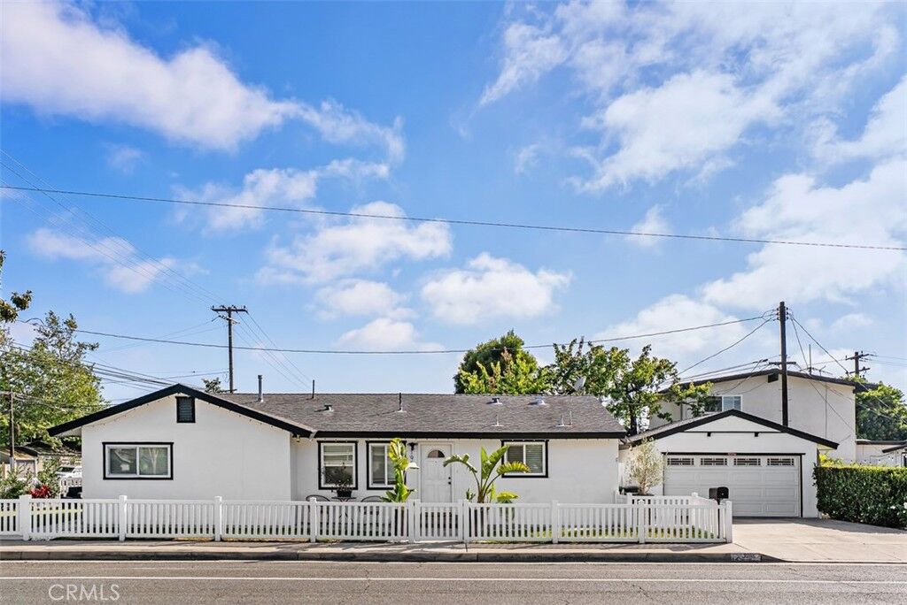 Property Photo:  195 Broadway  CA 92627 