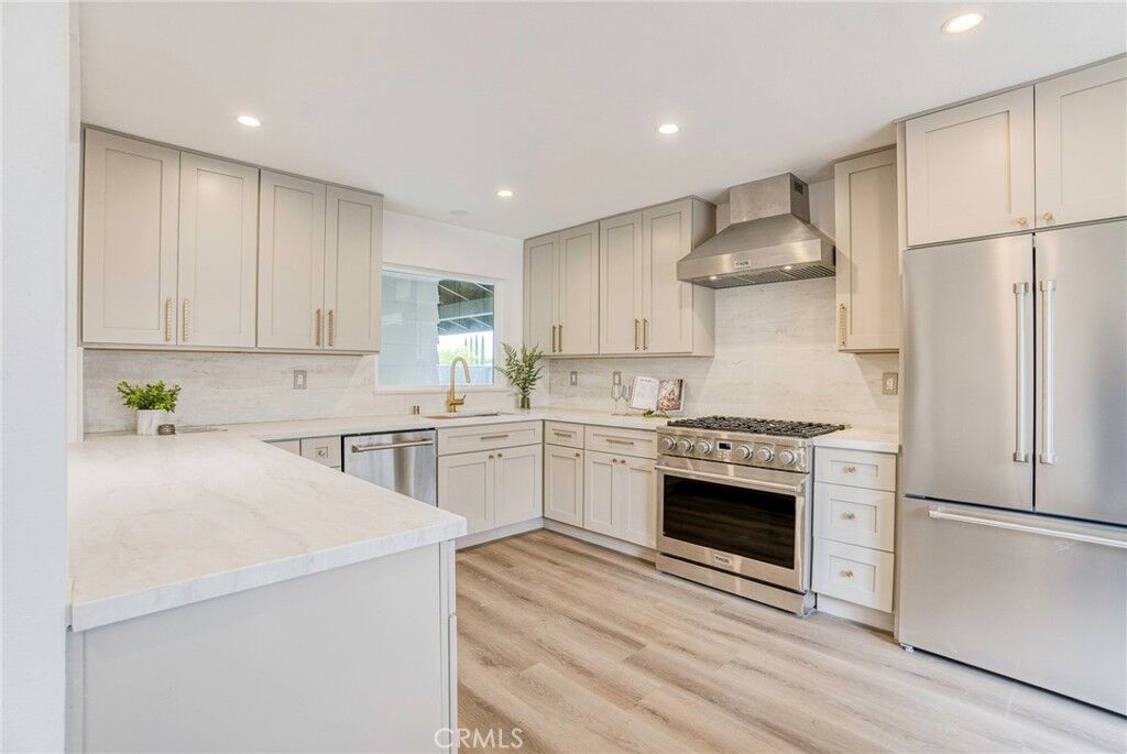 Property Photo:  25112 Northrup Drive  CA 92653 