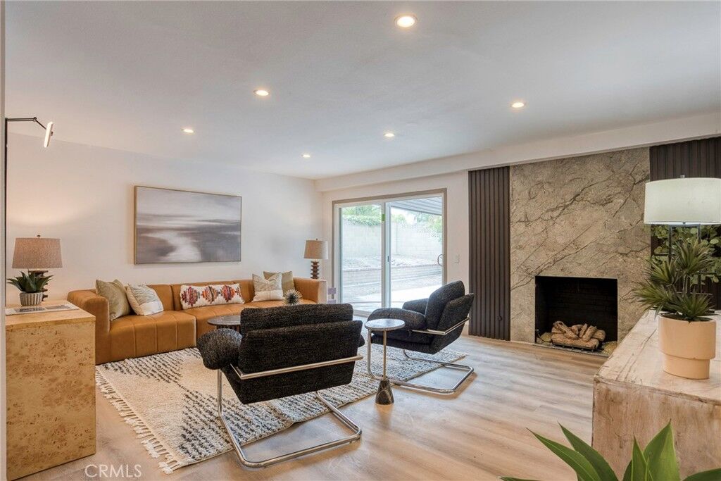 Property Photo:  25112 Northrup Drive  CA 92653 