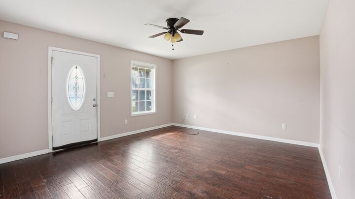 Property Photo: 210 White Oak St TN 37388