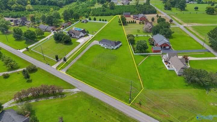 Property Photo: 1309 Nanceford Road SW AL 35640