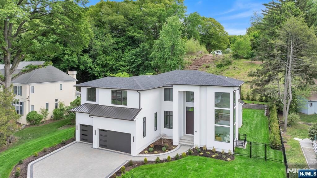 Property Photo:  61 Mac Arthur Avenue  NJ 07624 
