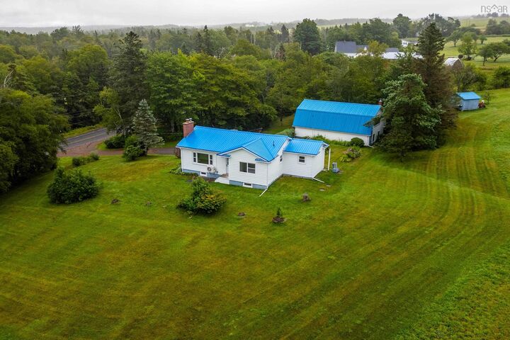 18785 Highway 2 — photo 1