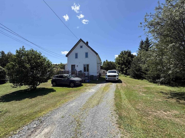 108 + 110 Kingsburg Road — photo 1