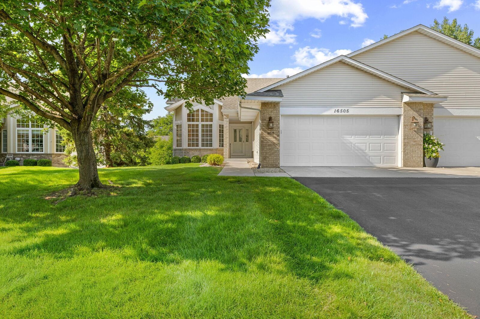 Property Photo:  16505 42nd Avenue N  MN 55446 