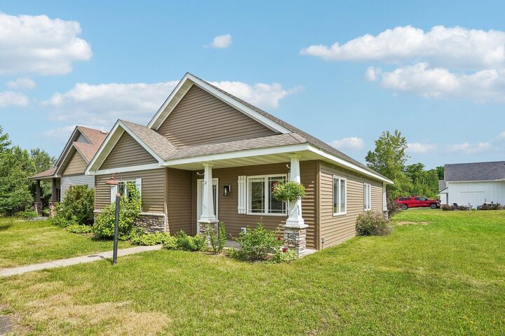 Property Photo:  1303 Prairie Lane  WI 54024 