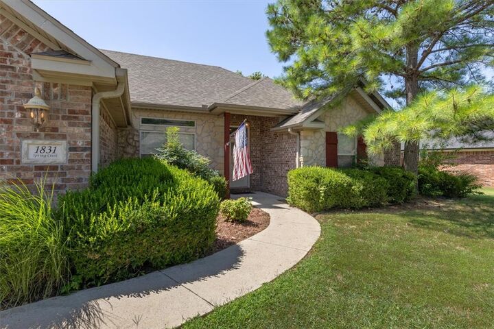 Property Photo: 1831 Spring Creek Avenue AR 72764