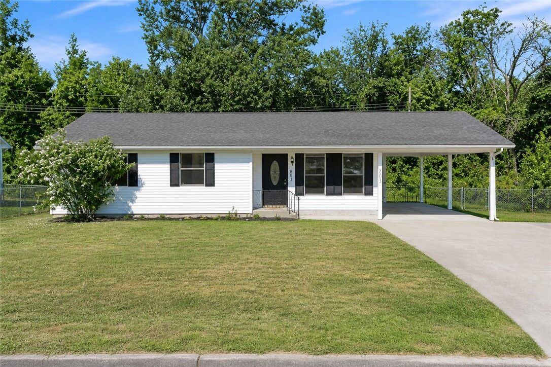 Property Photo:  803 4th Avenue  AR 72736 