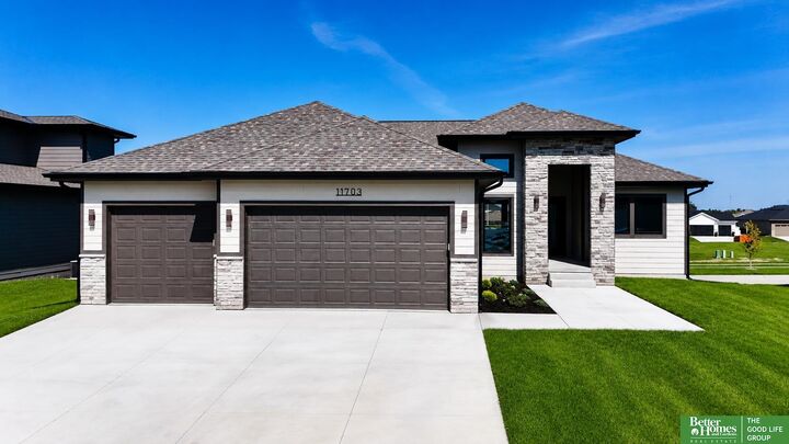 Property Photo: 11703 S 123rd Avenue NE 68046