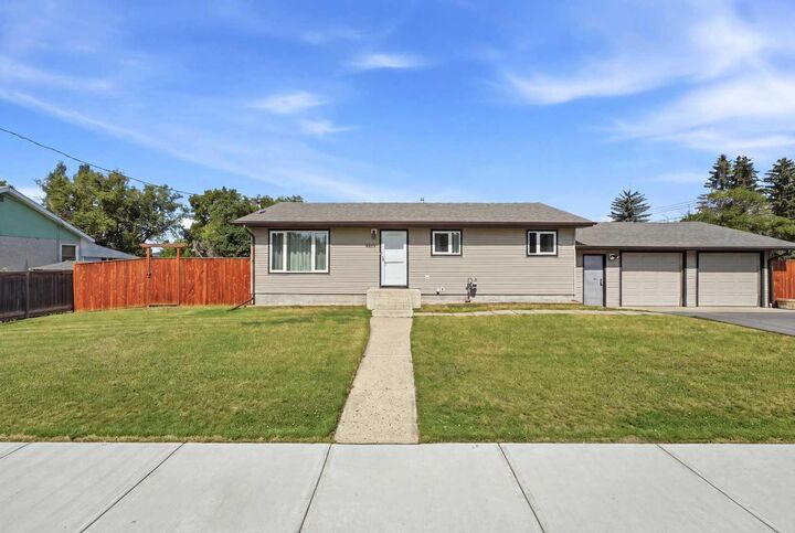 Property Photo: 4814 Lorne Avenue AB T0M 0J0