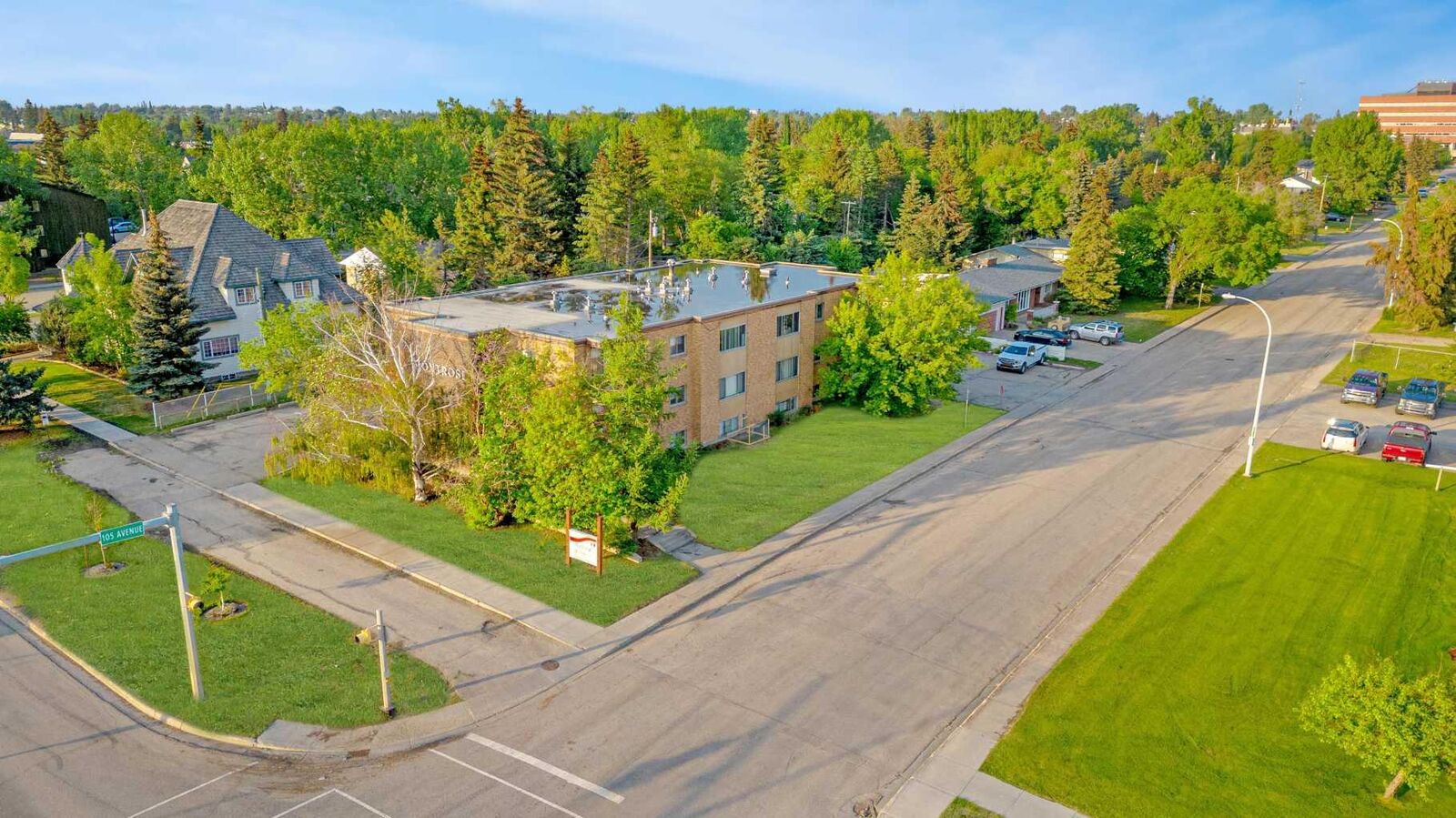 Property Photo:  9926 105 Avenue 302  AB T8V 1G9 
