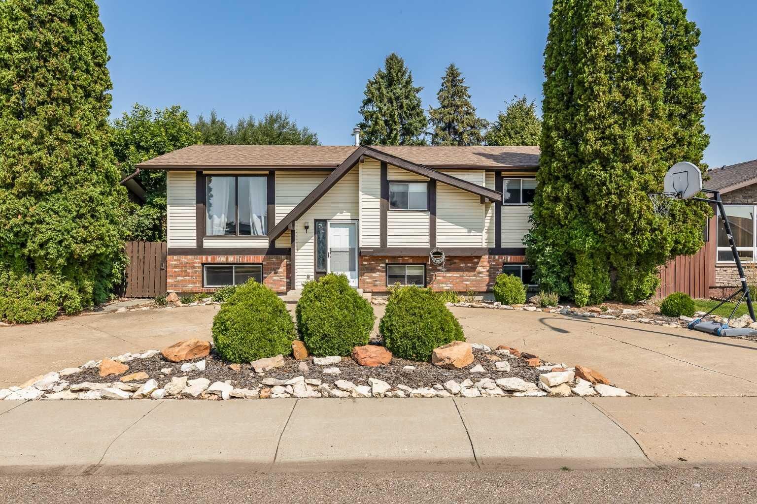 Property Photo: 16 Rossdale Street SE AB T1B 1X4