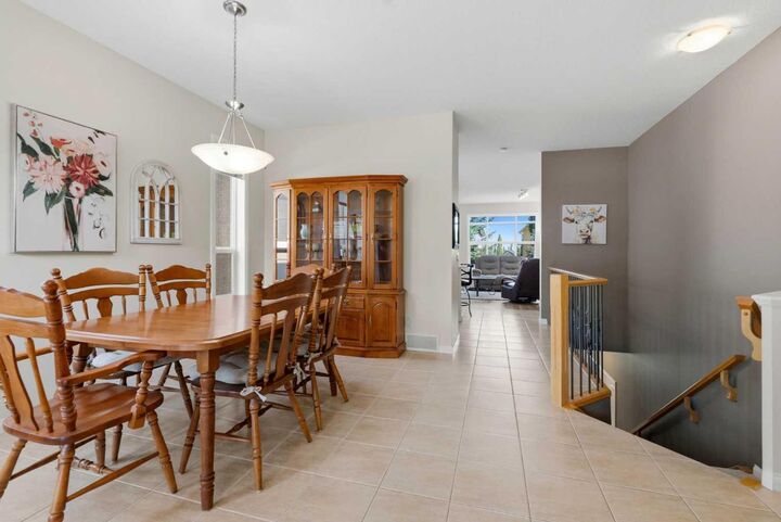 Property Photo: 14 Evercreek Bluffs Place SW AB T2Y 4Z8