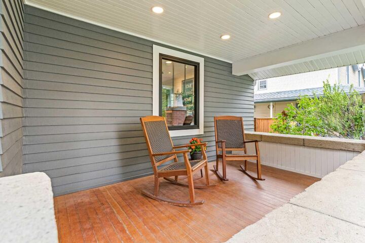 Property Photo:  4730 50 Street  AB T4H 1E4 