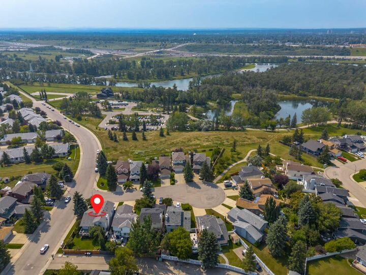 Property Photo:  105 Riverview Court SE  AB T2C 3V7 