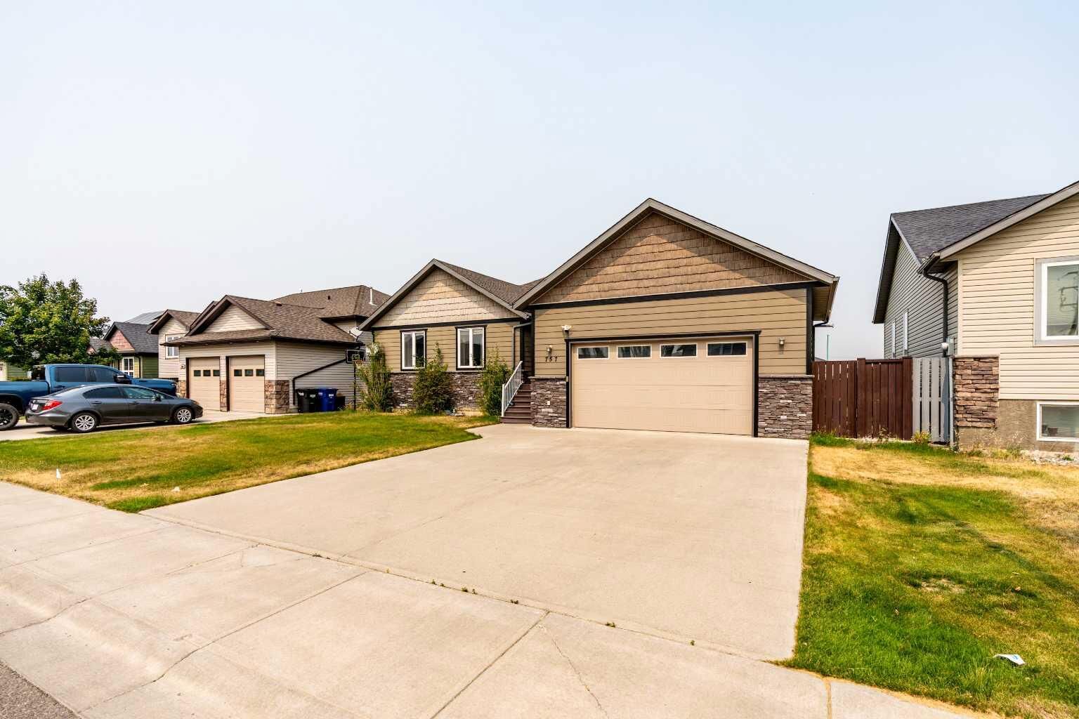 Property Photo:  757 27 Street  AB T0L 0Z0 