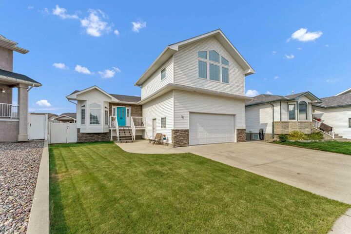 Property Photo: 76 Henderson Court NE AB T1C 1Y9