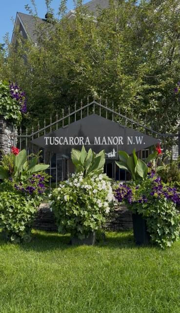 Property Photo:  1211 Tuscarora Manor NW 1211  AB T3L 2J9 
